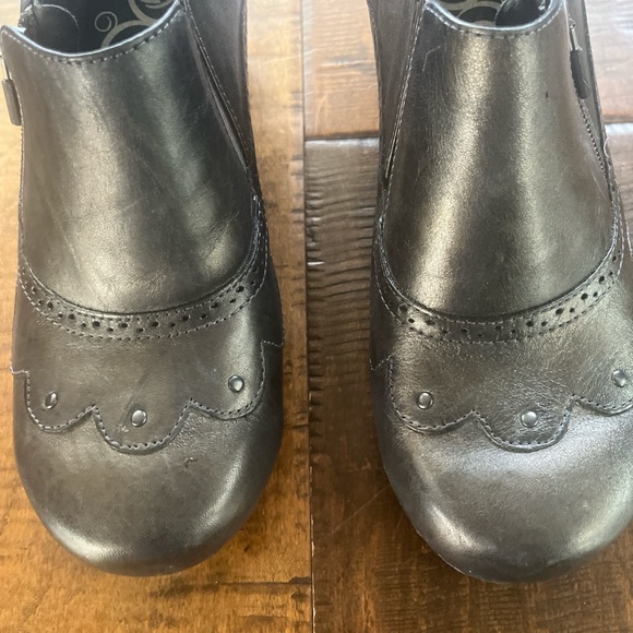 Dansko Nancy black leather clogs with scallop detail. US 10 EU 42 - Picture 5 of 7